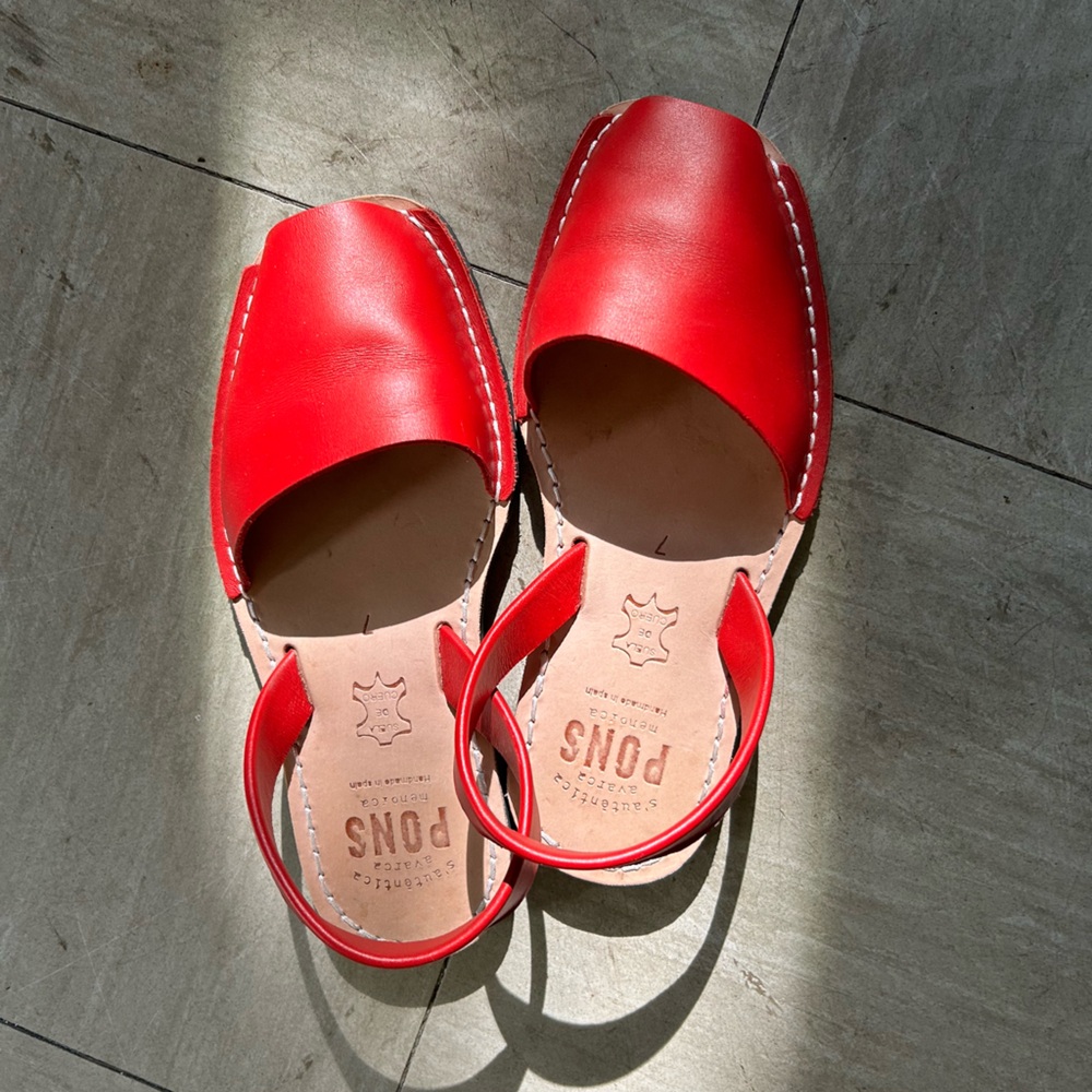 Pons Avarcas Classic Style- Red (size7-7.5)